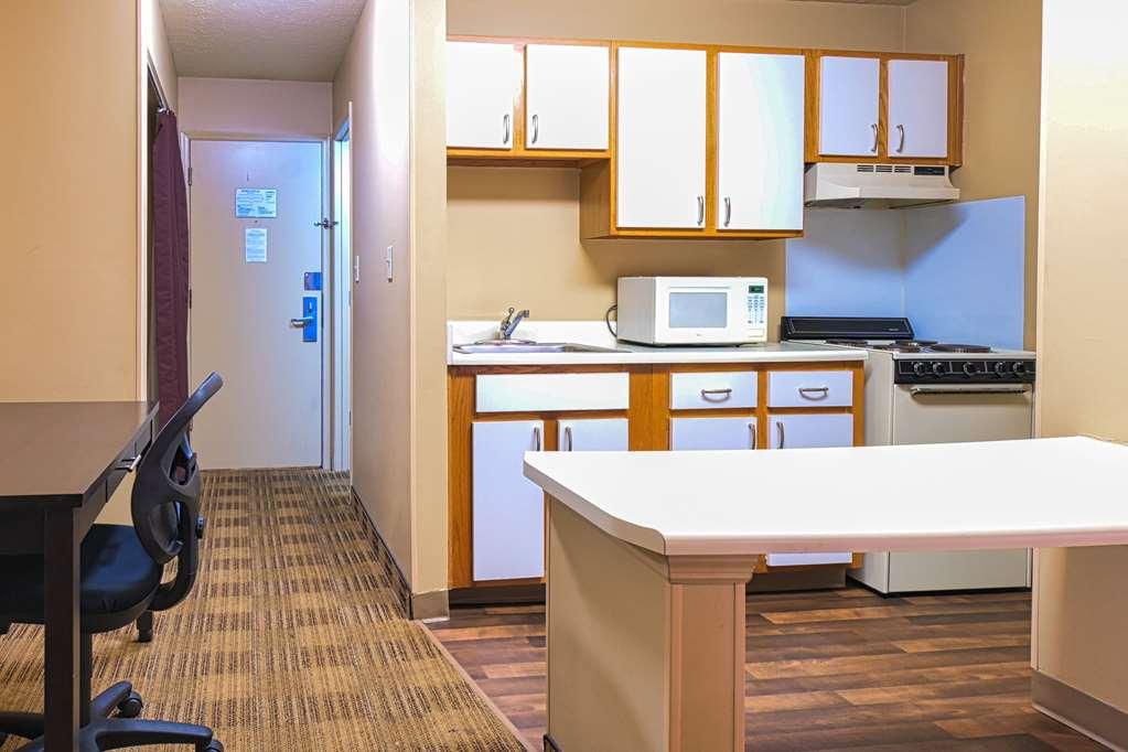 Suburban Studios Louisville East Habitación foto