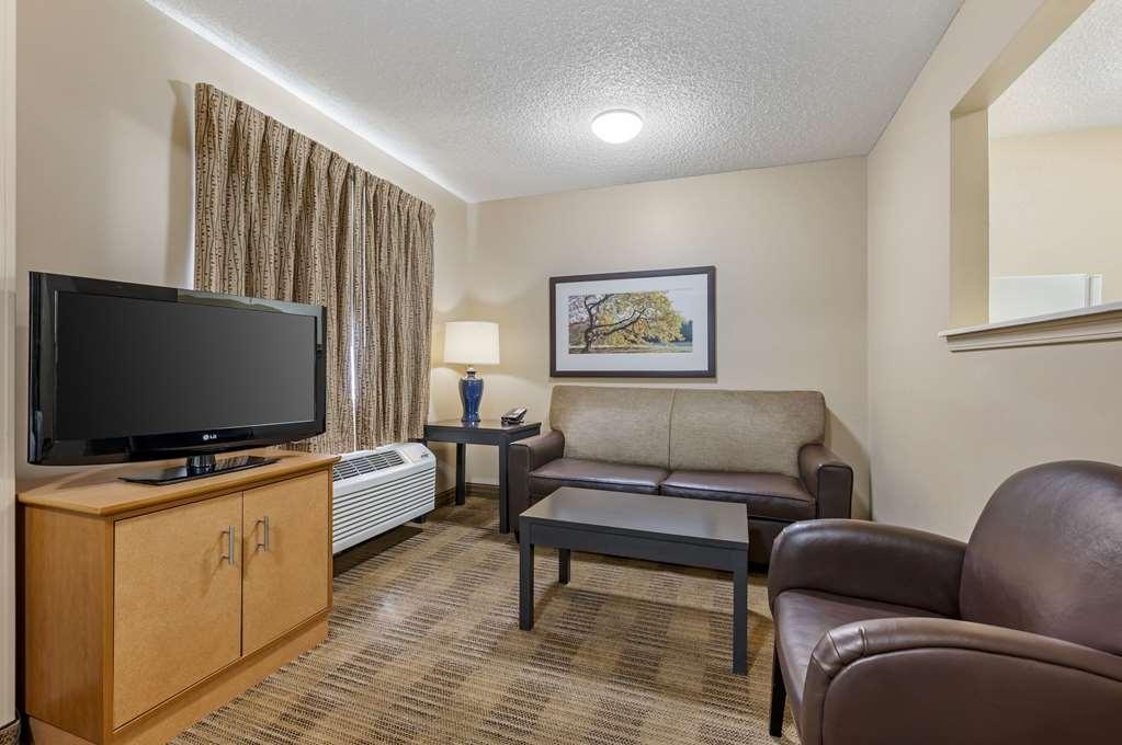 Suburban Studios Louisville East Habitación foto