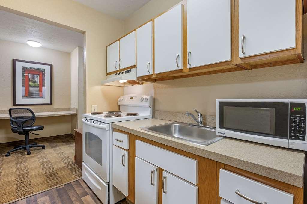 Suburban Studios Louisville East Habitación foto