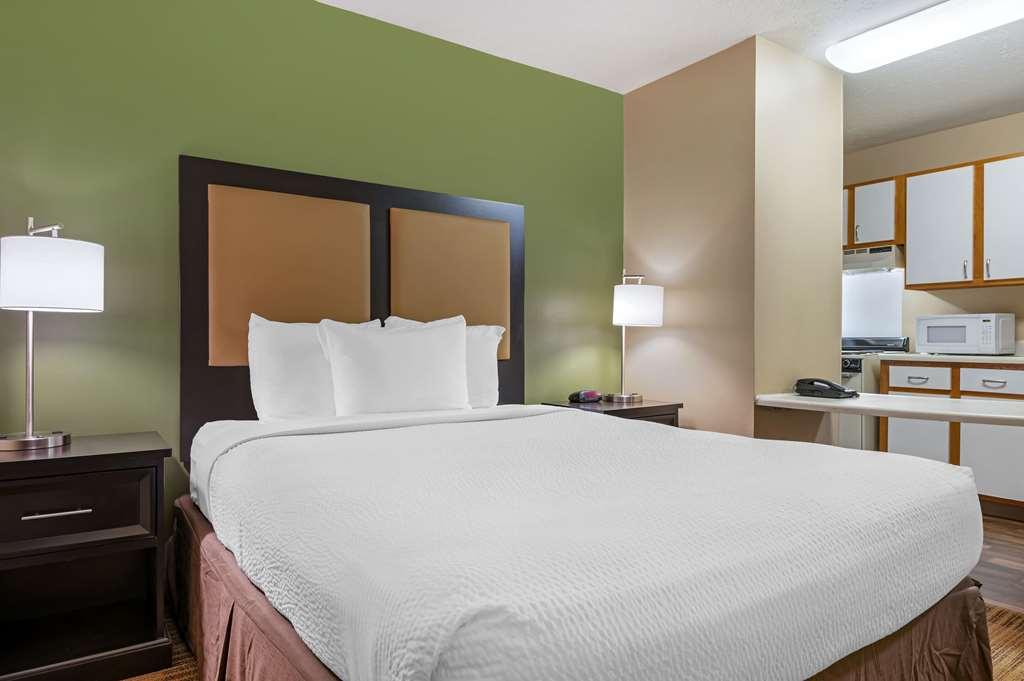 Suburban Studios Louisville East Habitación foto
