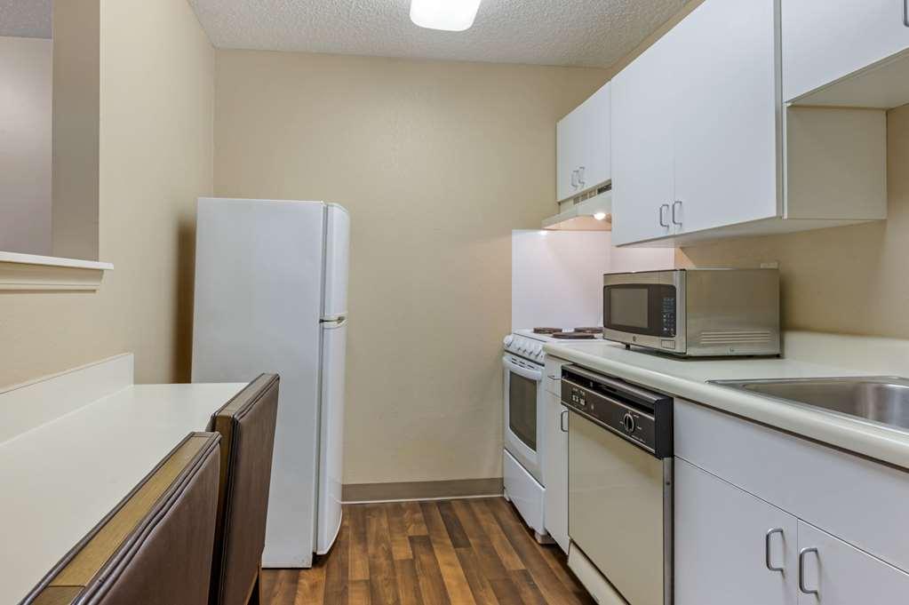 Suburban Studios Louisville East Habitación foto