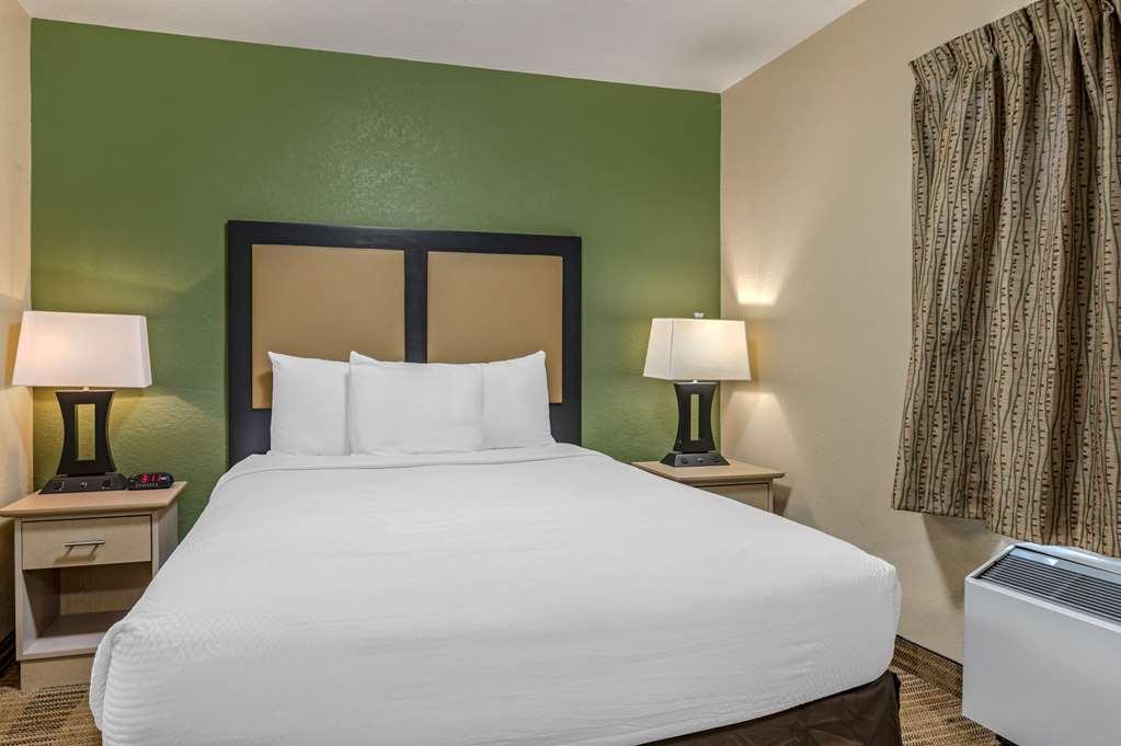 Suburban Studios Louisville East Habitación foto